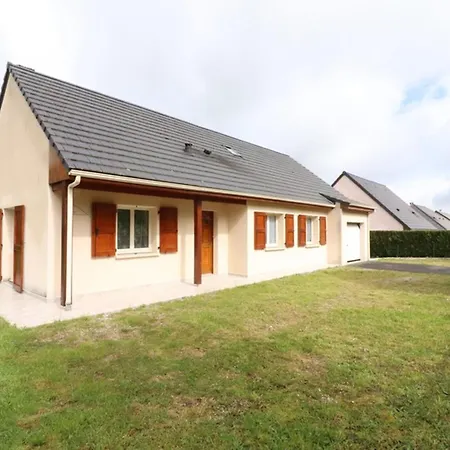 Parc Des Volcans D'auvergne : Maison Spacieuse Avec Jardin Et Garage, Proche Activites Et Commerces - Fr-1-742-195 Riom-ès-Montagne
